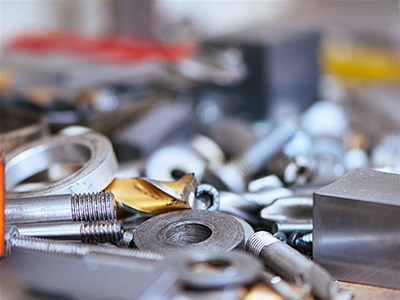 為設(shè)備選擇性能最佳的 電子連接器 ，應(yīng)該考慮連接的設(shè)備接口類(lèi)型，并確保是最高質(zhì)量的連接器。不同類(lèi)型的設(shè)備通常需要不同類(lèi)型的連接器，因此應(yīng)該了解所需的電纜和連接器類(lèi)型，確保為設(shè)備選擇性能最佳的電子連接器！